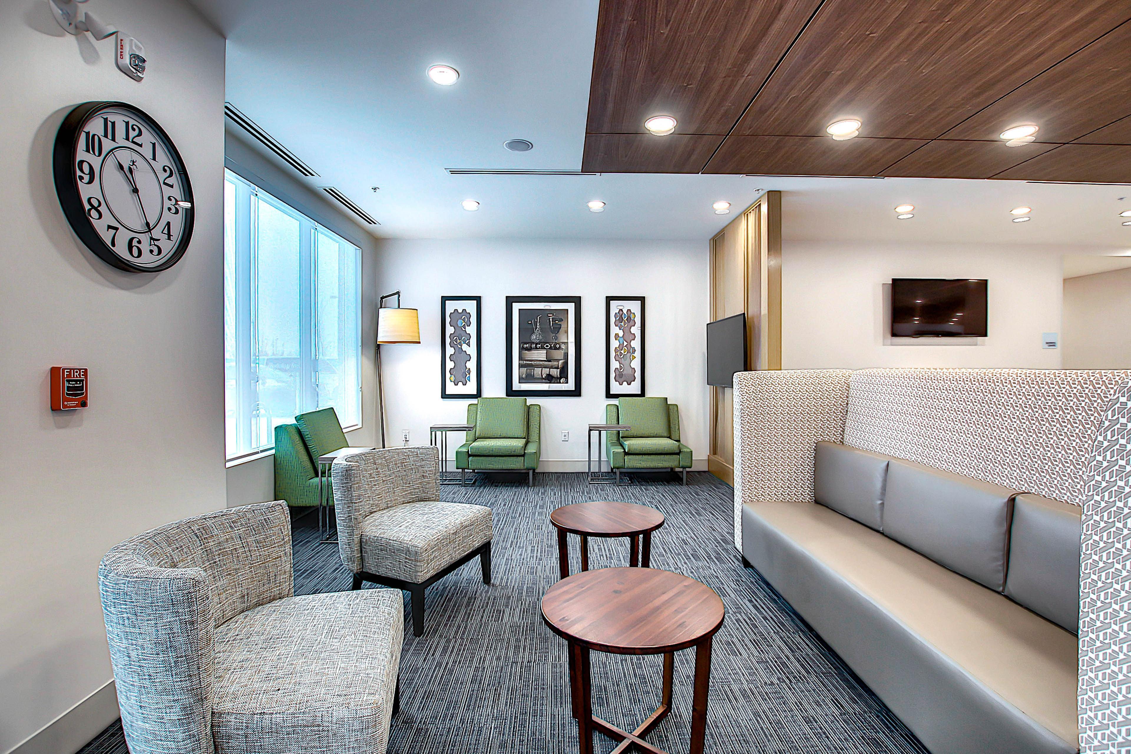 Holiday Inn Express & Suites - Calgary Airport Trail Ne By Ihg Extérieur photo