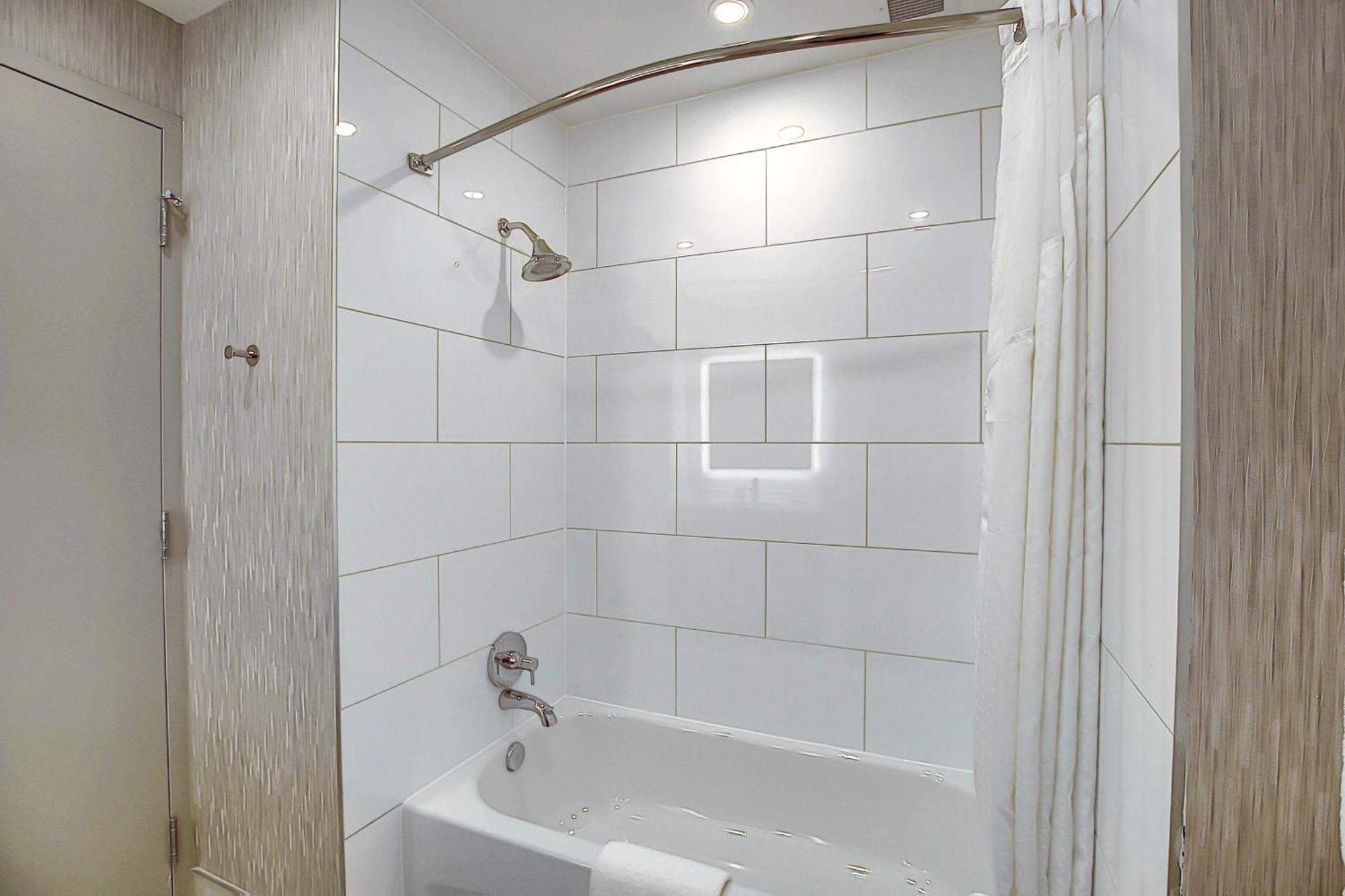 Holiday Inn Express & Suites - Calgary Airport Trail Ne By Ihg Extérieur photo