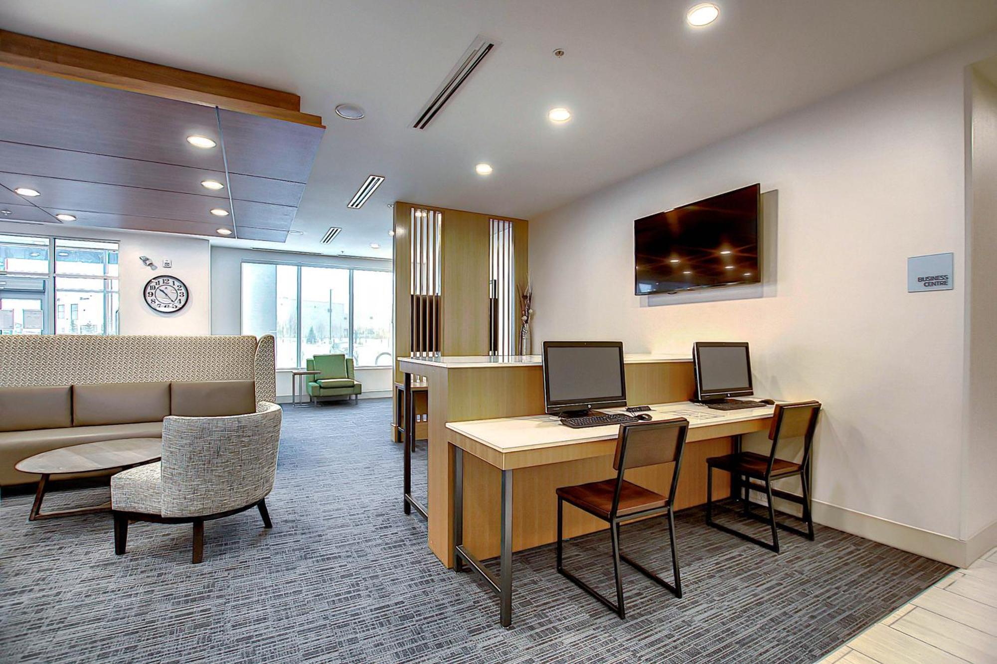 Holiday Inn Express & Suites - Calgary Airport Trail Ne By Ihg Extérieur photo