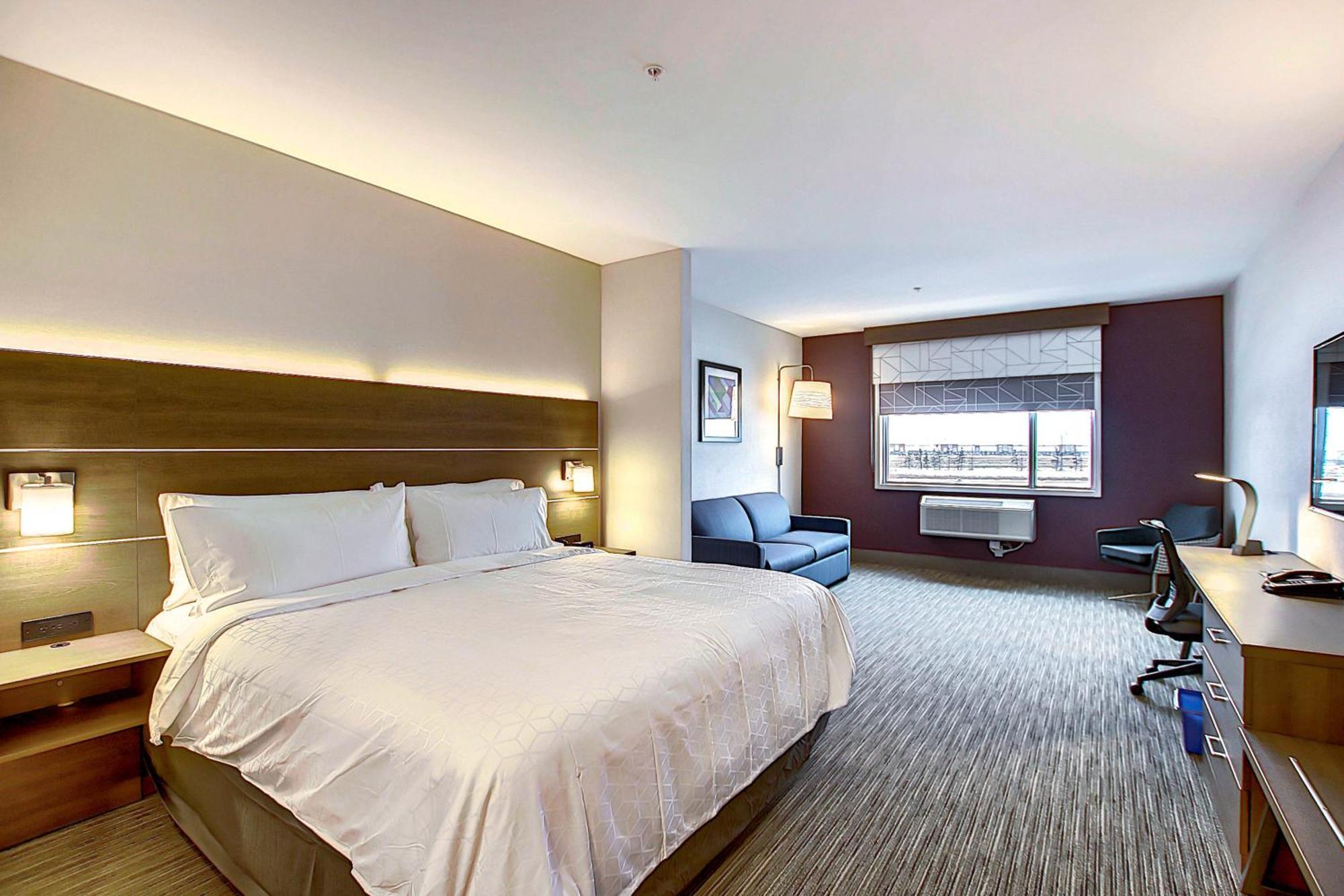 Holiday Inn Express & Suites - Calgary Airport Trail Ne By Ihg Extérieur photo
