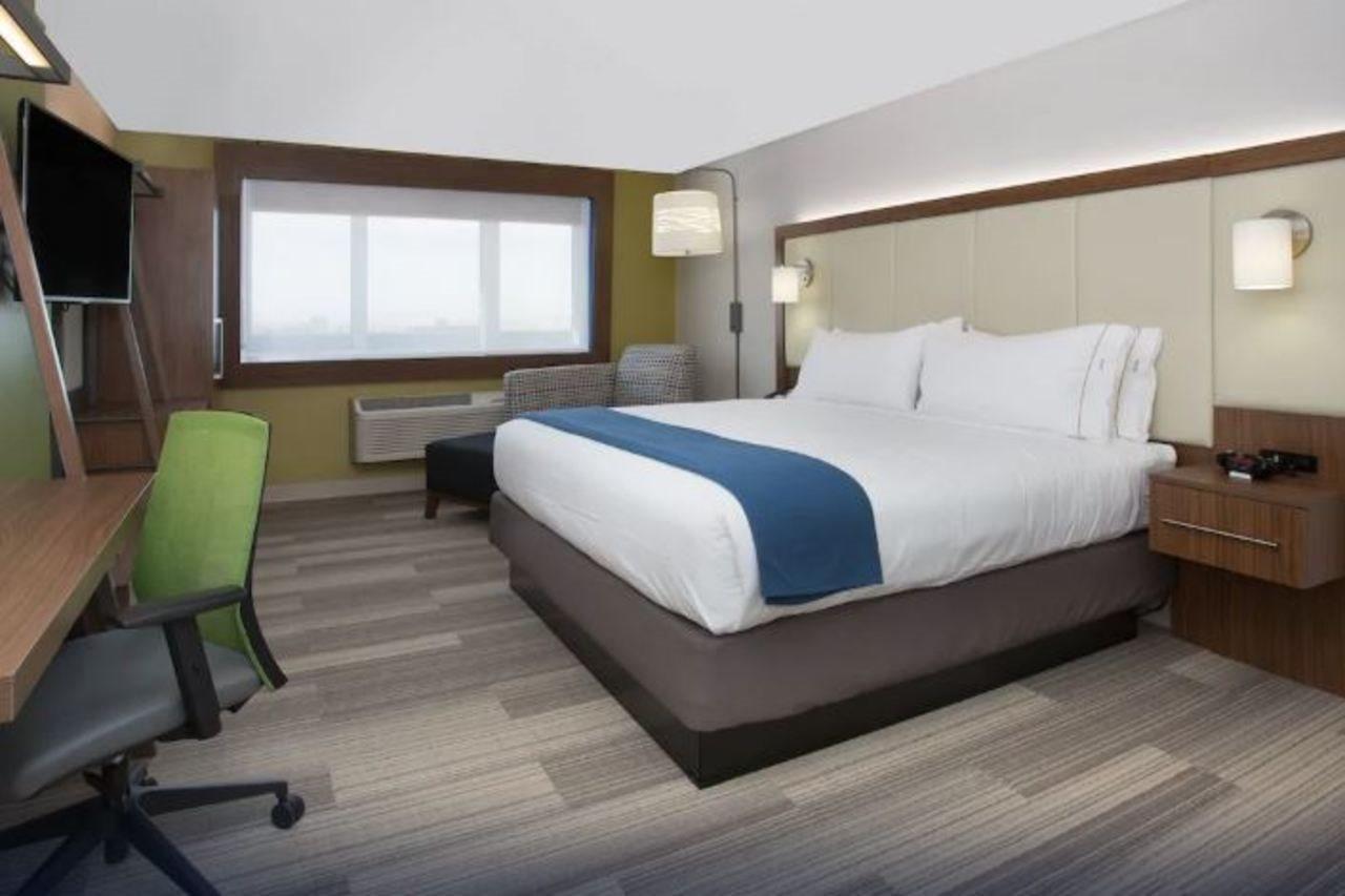 Holiday Inn Express & Suites - Calgary Airport Trail Ne By Ihg Extérieur photo