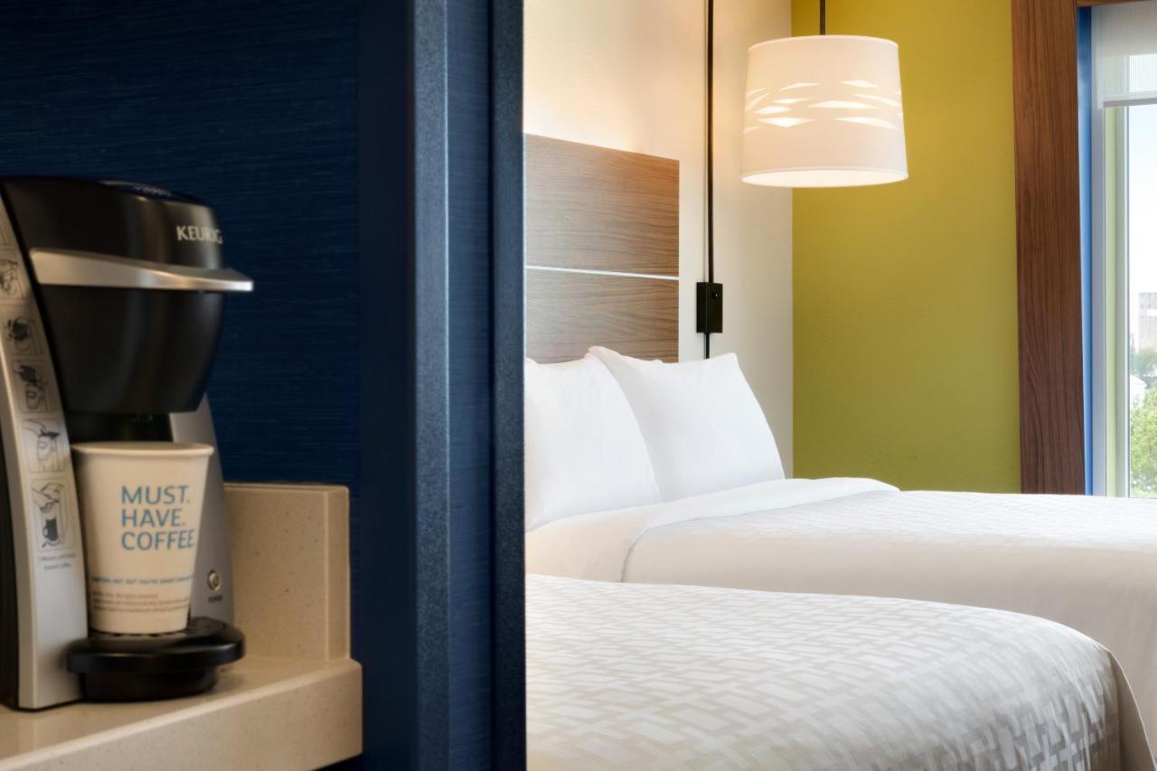 Holiday Inn Express & Suites - Calgary Airport Trail Ne By Ihg Extérieur photo